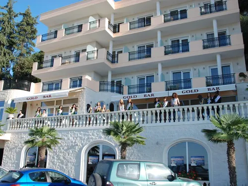 Gold Hotel