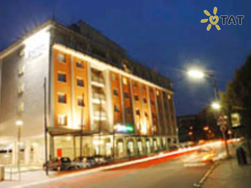 Express by Holiday Inn