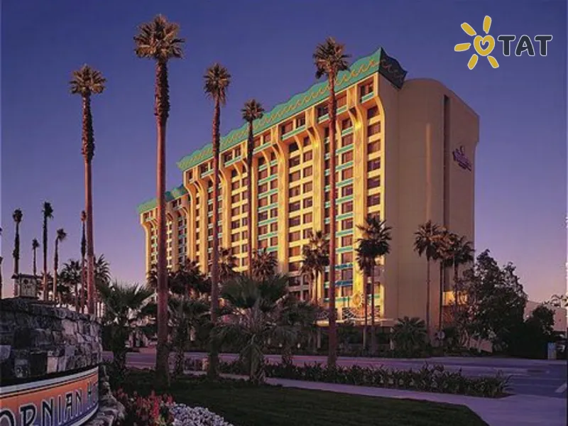 Disney's Paradise Pier Hotel