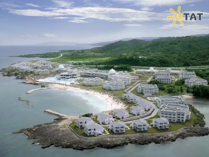 Grand Palladium Lady Hamilton Resort & Spa