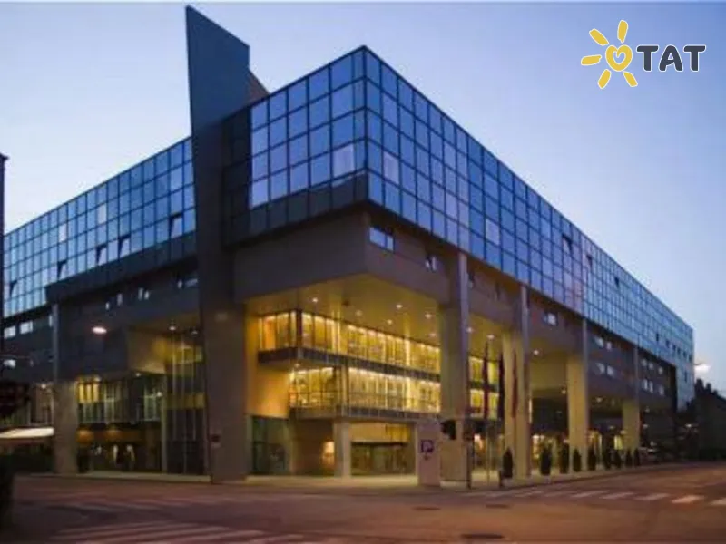 Radisson Blu Hotel & Conference Center ( ех. Renaissance Salzburg Hotel Congress Center)