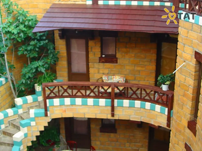 Форосский дворик