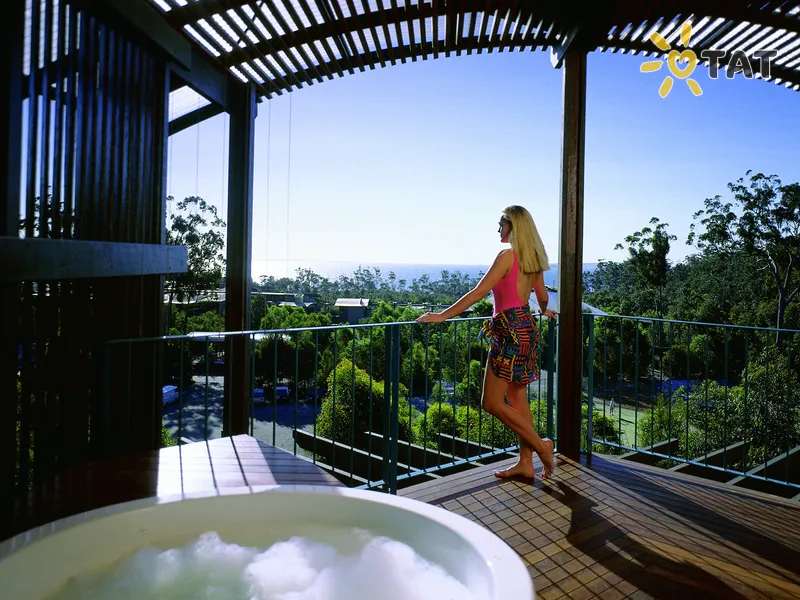 Kingfisher Bay Resort