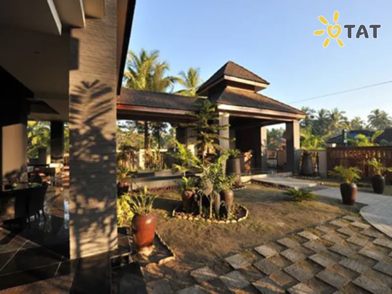 Sunny Paradise Resort