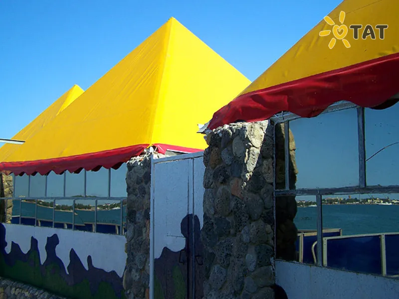 Пирамиды у моря