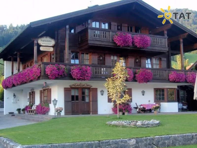 Alpine Chalet Reit im Winkl