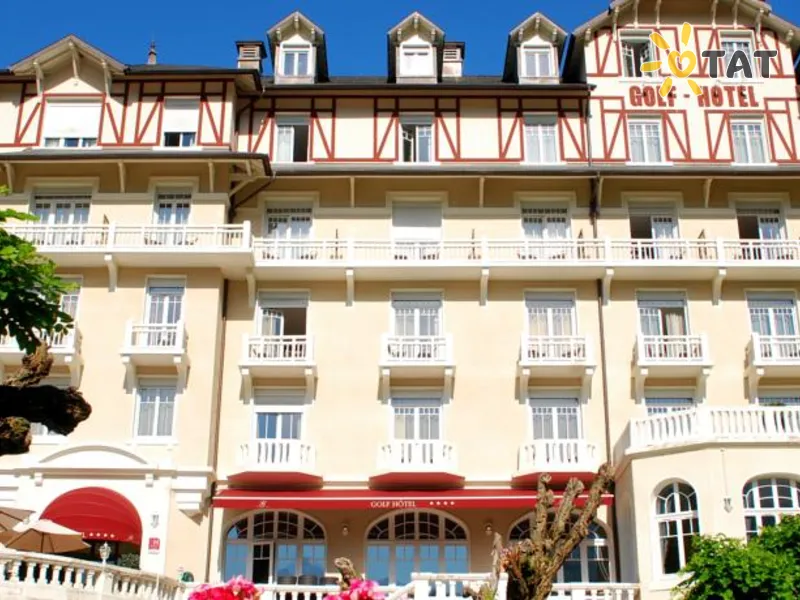 Golf Hotel