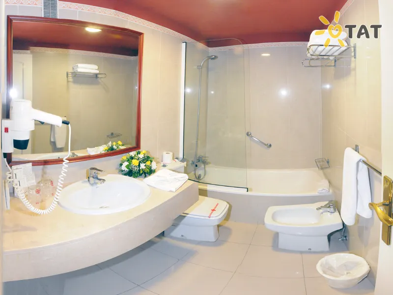 Coral La Quinta Park Suites