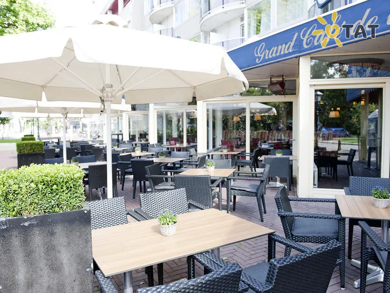 Carlton Square Hotel