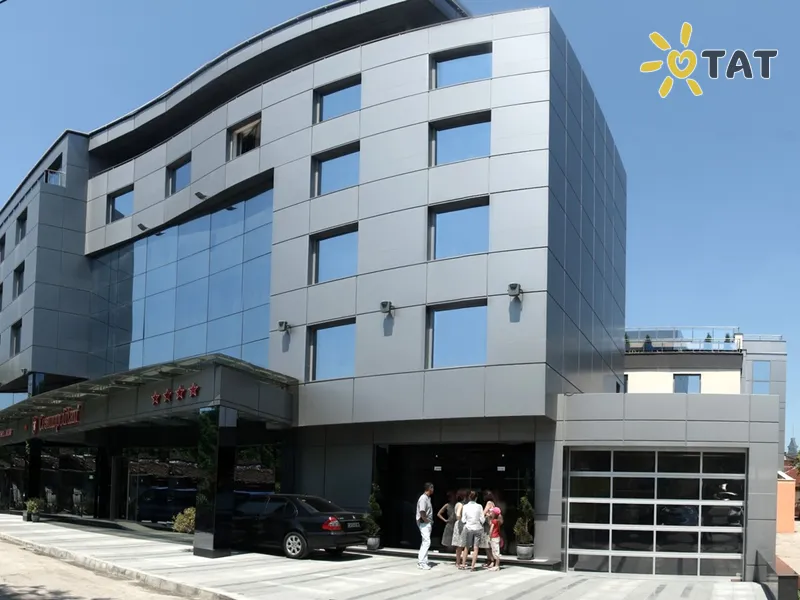 Cosmopolitan Hotel & Wellness