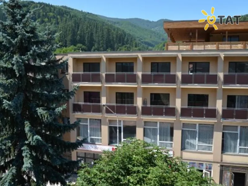 Rakhiv Hotel & Apartments