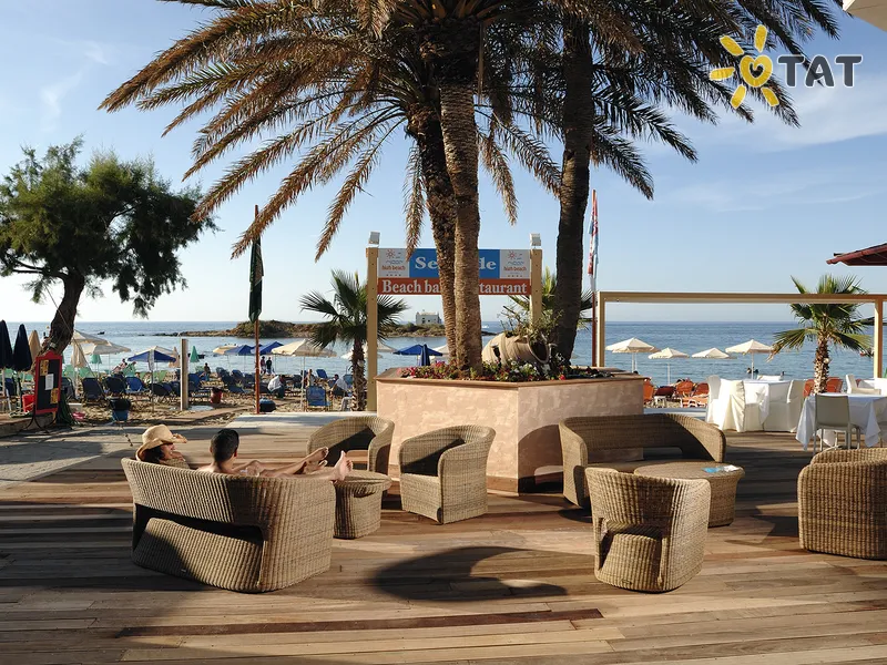 High Beach Deluxe Building