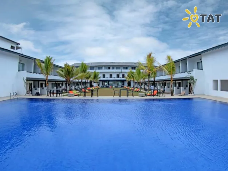 CoCo Royal Beach Resort