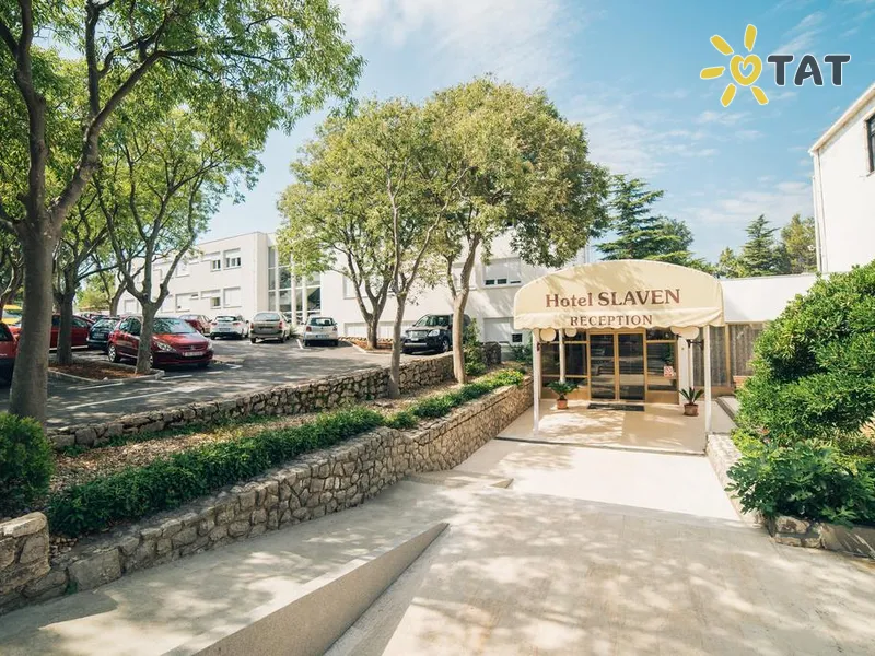 Slaven Hotel & Pavillions