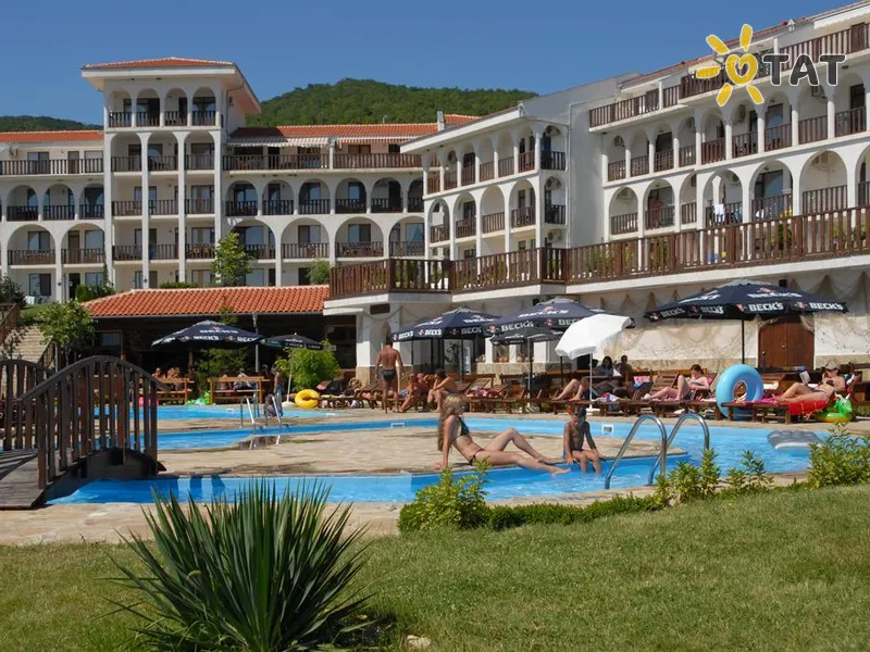 Dinevi Resort Second Line