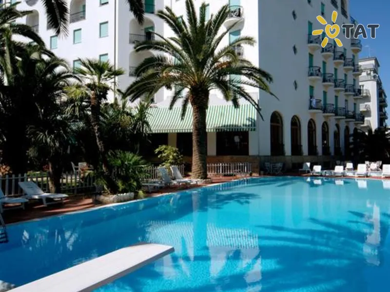 Grand Excelsior Hotel