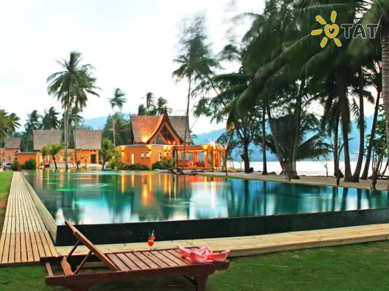 Peninsula Beach Resort