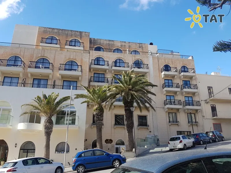 Gillieru Harbour Hotel