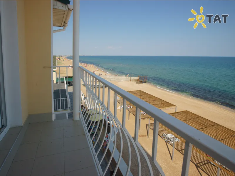 Золотой Пляж