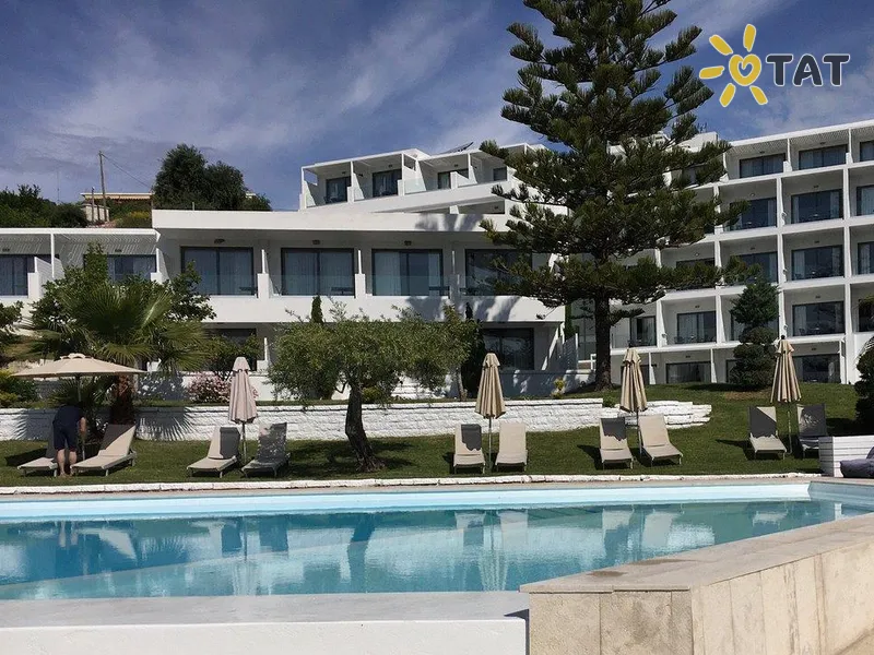 Lichnos Beach Hotel & Suites