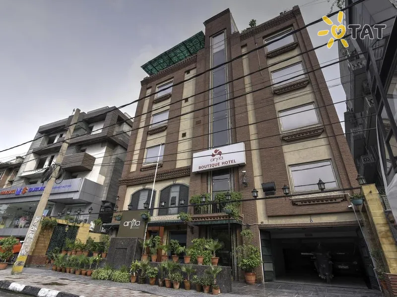 Capital O 16658 Anila