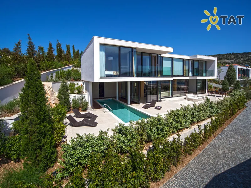 Golden Rays Luxury Villas