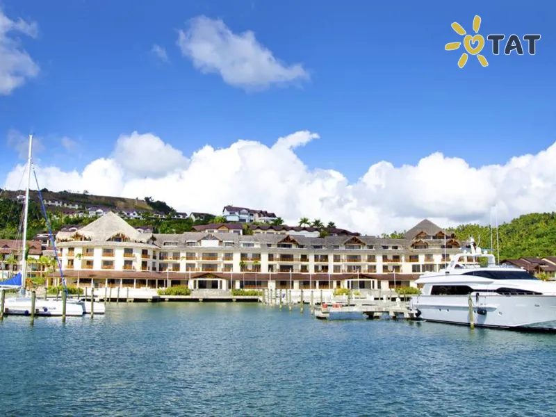 The Bannister Hotel & Yacht Club