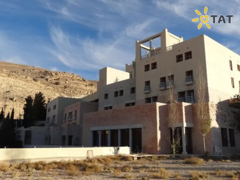 Movenpick Nabatean Castle Hotel