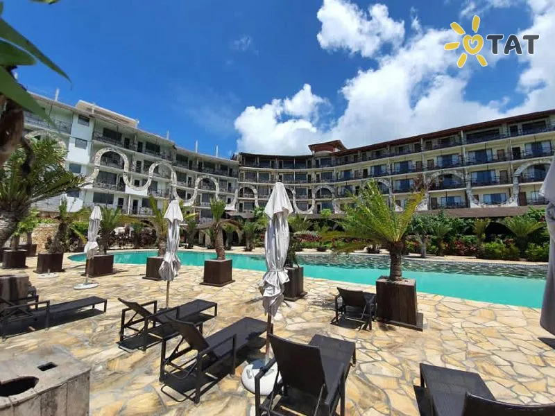 Palumbo Waves Resort