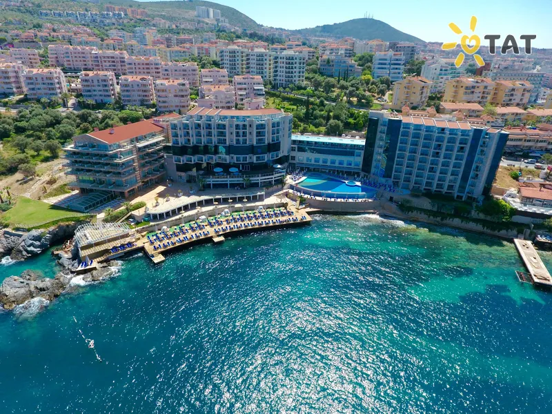 Charisma De Luxe Hotel