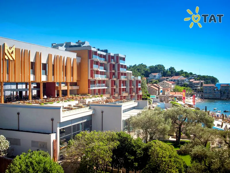 Maestral Resort & Casino