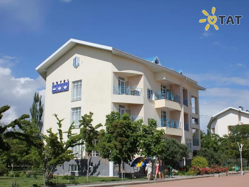 Три короны Отель