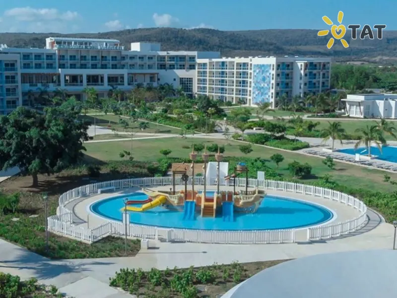 Gran Muthu Almirante Beach Hotel