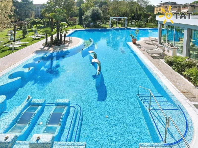 Harrys' Garden Hotel