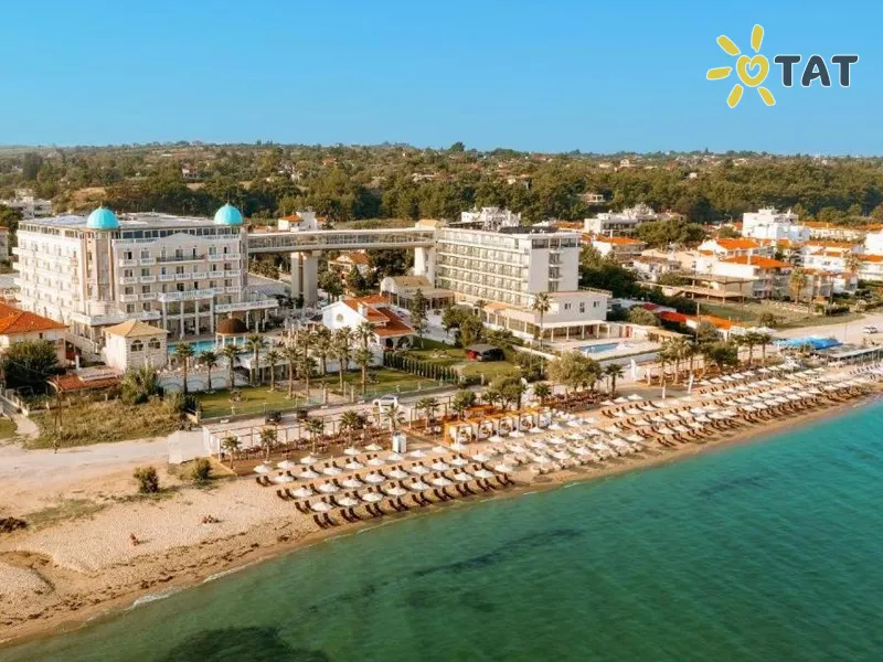 Santa Beach Hotel