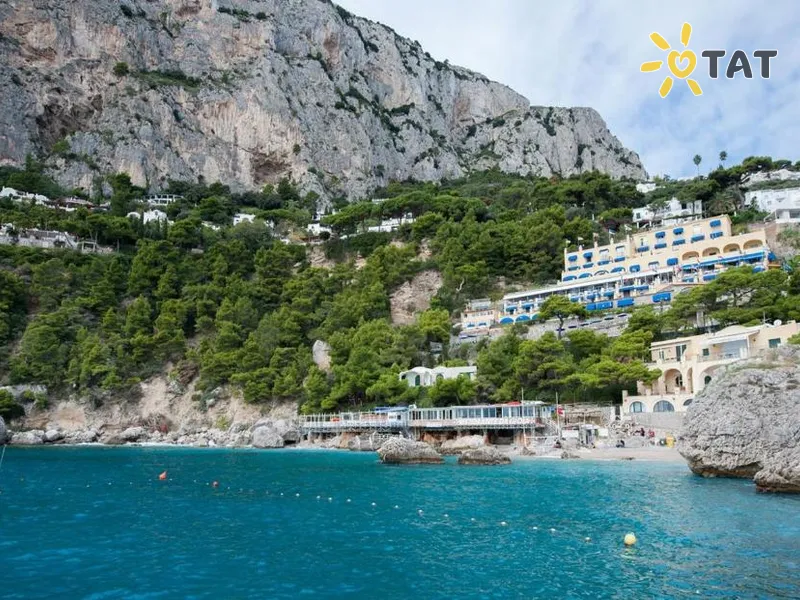 Weber Ambassador Hotel