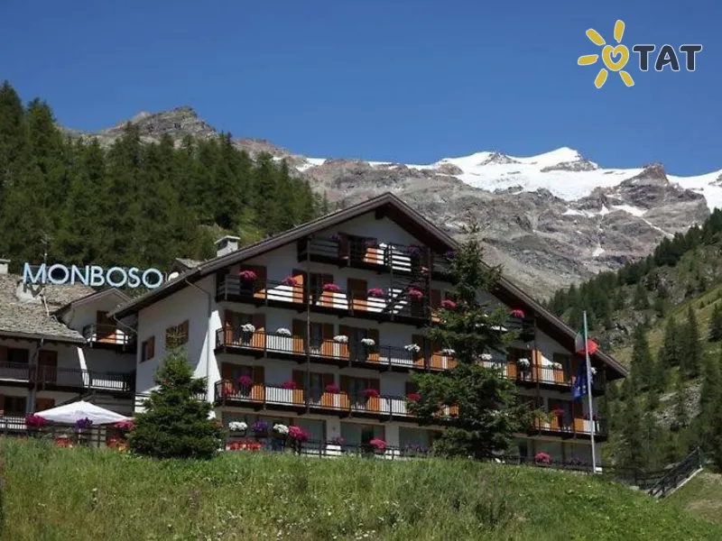 La Trinitè Monboso Hotel