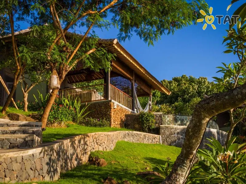 Aquamarine Beach Villas