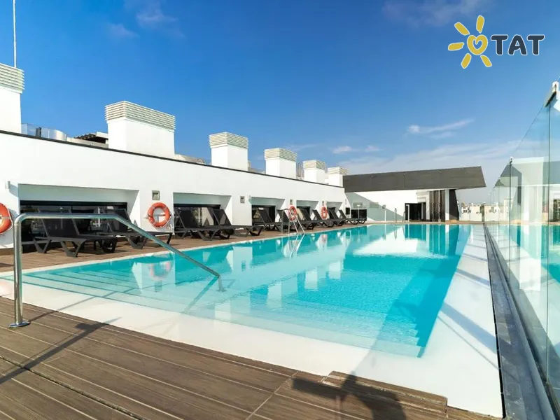 Giralda Center Hotel