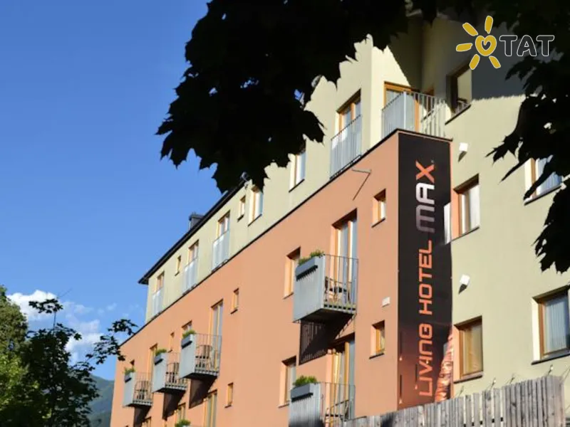 Living Max Hotel