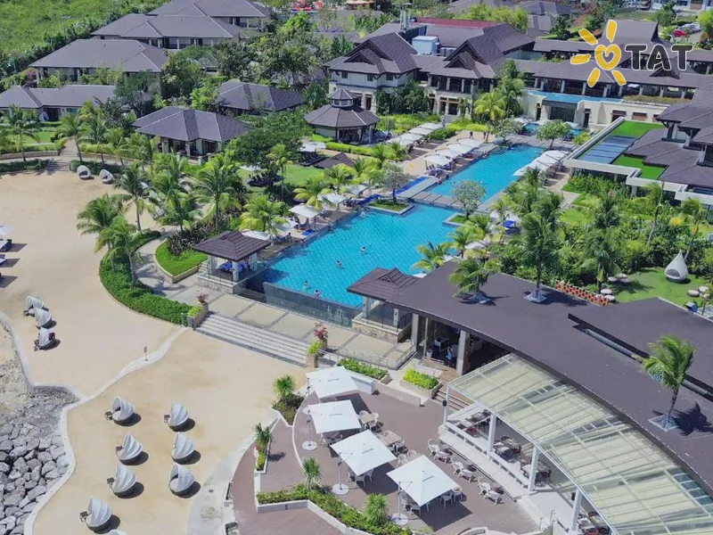 Crimson Resort and Spa Mactan