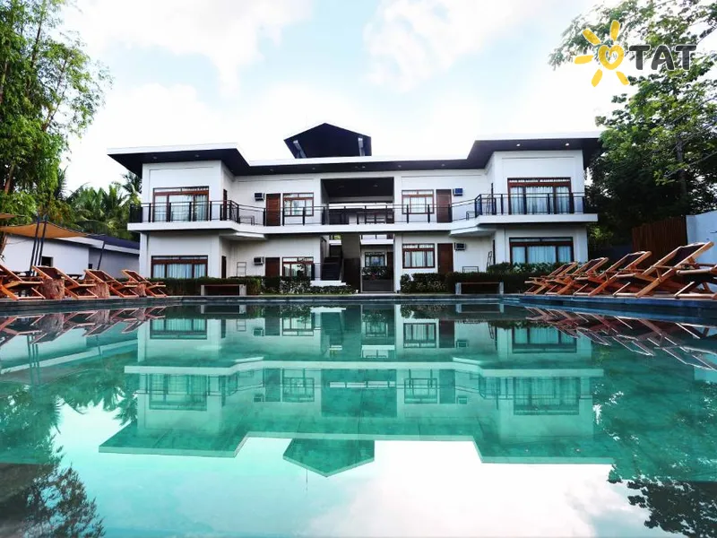 The Funny Lion Coron