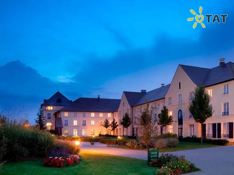 Campanile Val De France Hotel