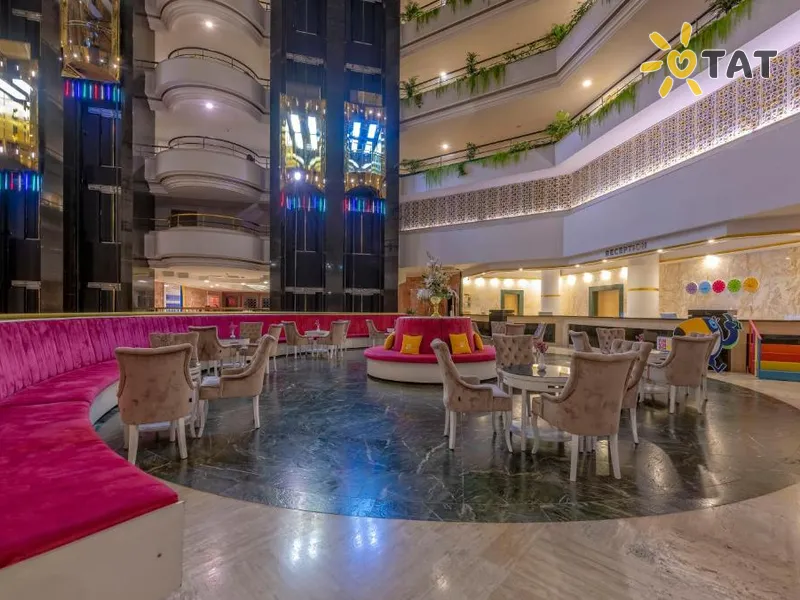 Amara Comfort Resort — Holul și interiorul