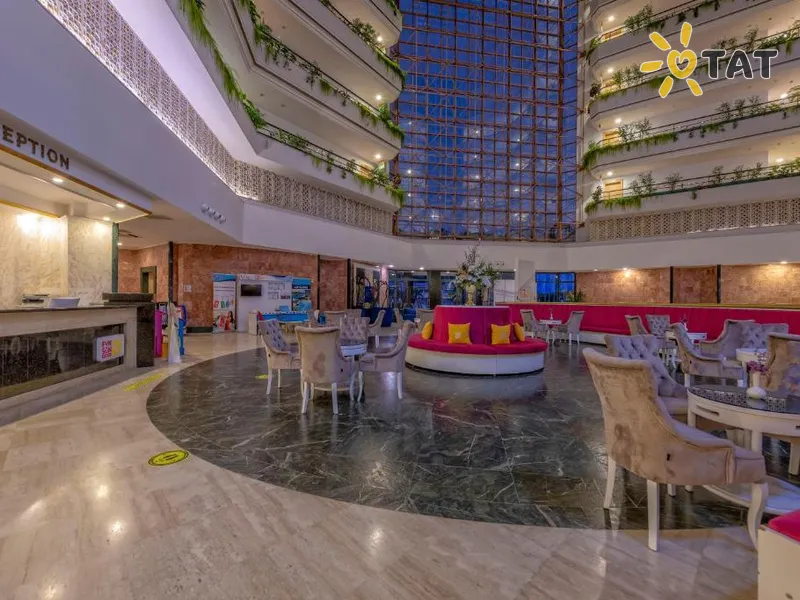Amara Comfort Resort — Holul și interiorul
