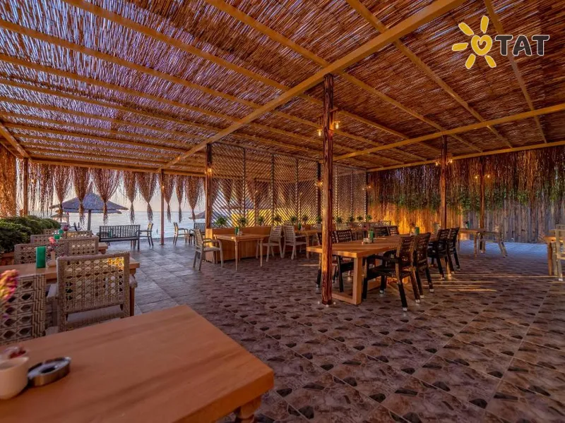 Amara Comfort Resort — Baruri și restaurante