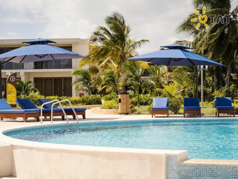 Treetop by Eight Continents Zanbreeze