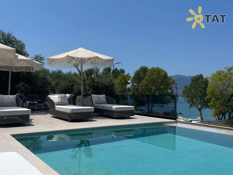Mazarine Hotel