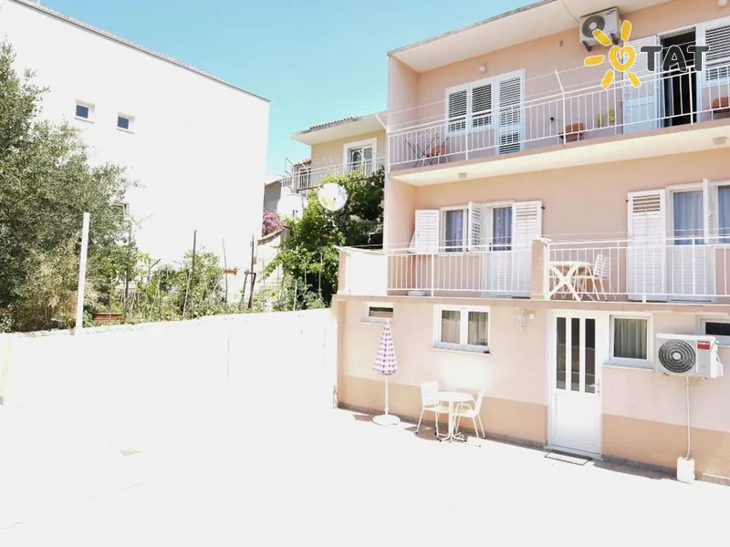 Kure Apartments
