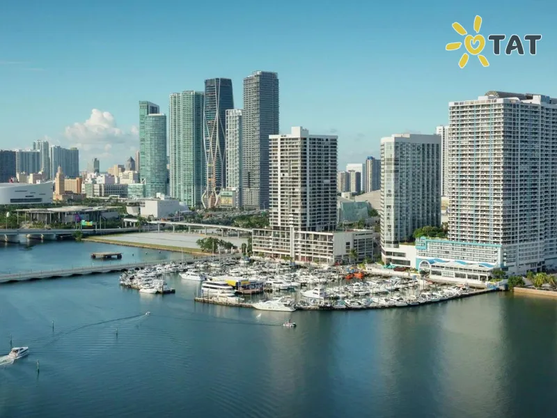 DoubleTree by Hilton Grand Hotel Biscayne Bay
